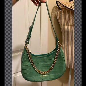 Green Shoulder Bag with Gold Chain